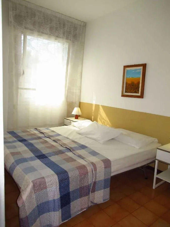 Apartment In Porto Santa Margherita 25688