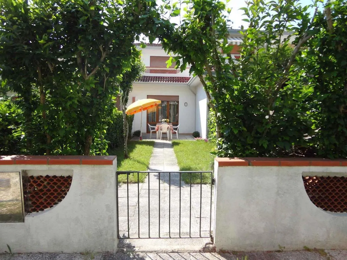 Apartment In Porto Santa Margherita 25688